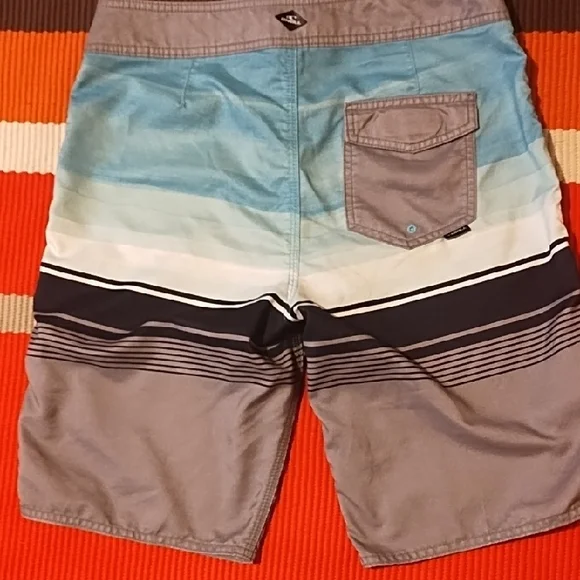 O'Neill Blue and Gray Board Shorts VGC Size 30". - Picture 6 of 7
